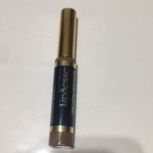 🆕 unopened lip sense lip color